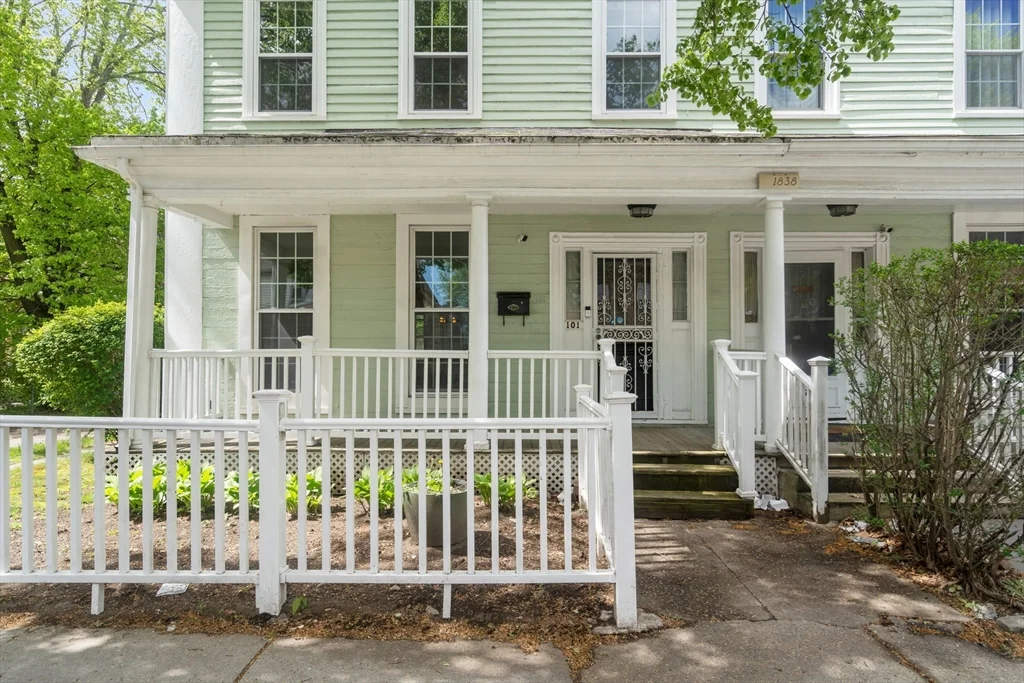 101 Mount Pleasant Ave, Roxbury