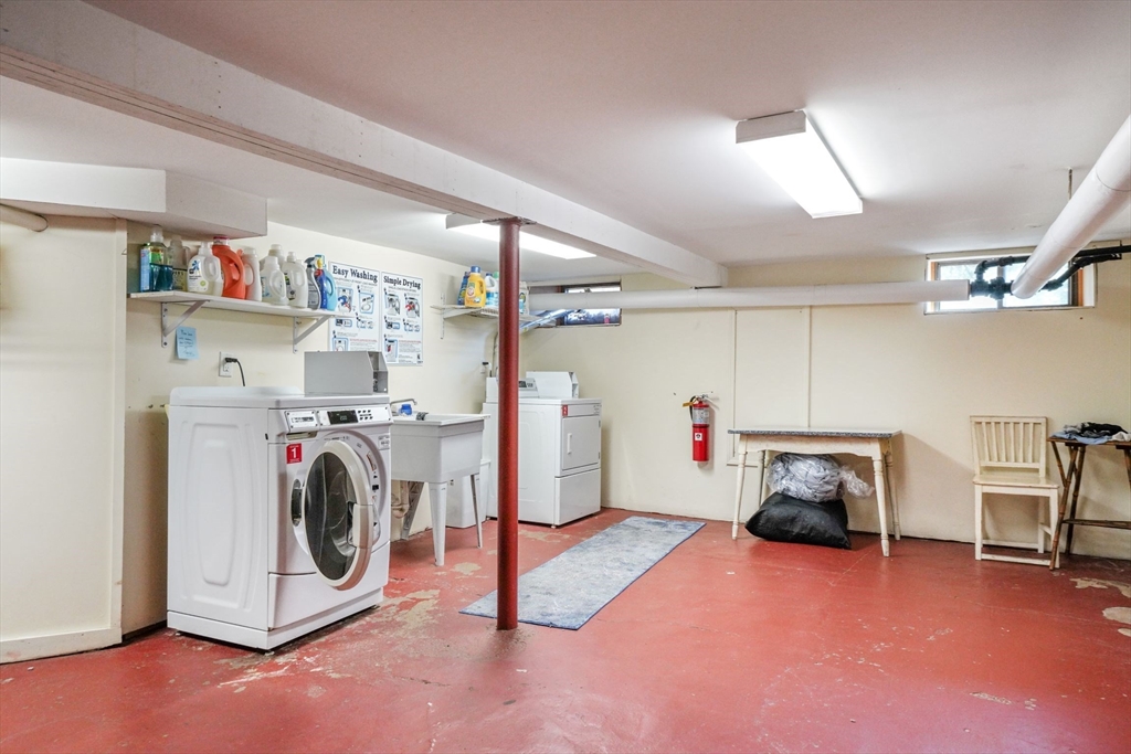 4 Chauncy Ter, Neighborhood Nine