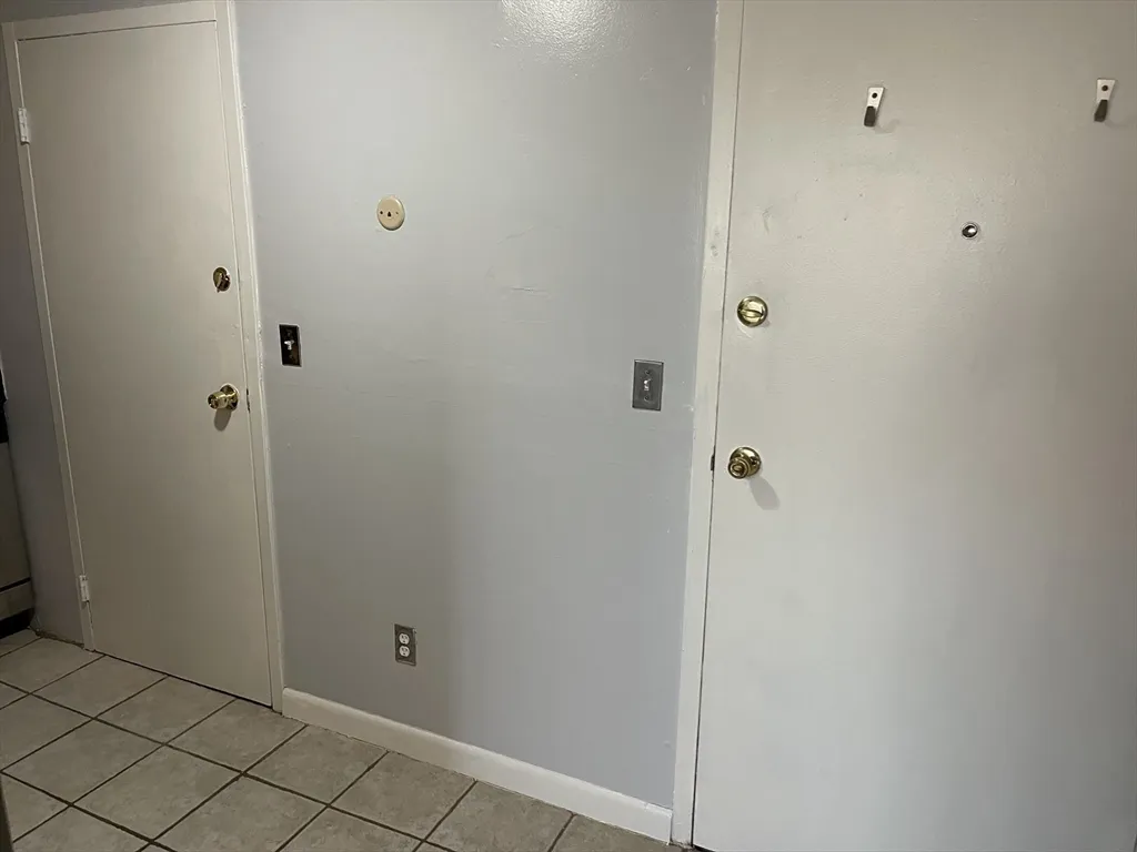 12 Woodland St, Everett