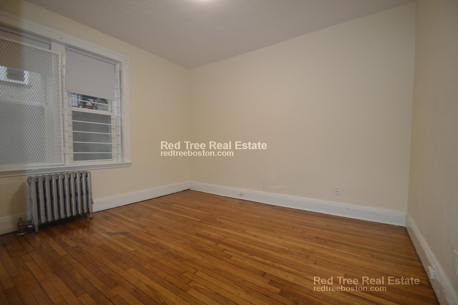 135 Washington St, Brighton