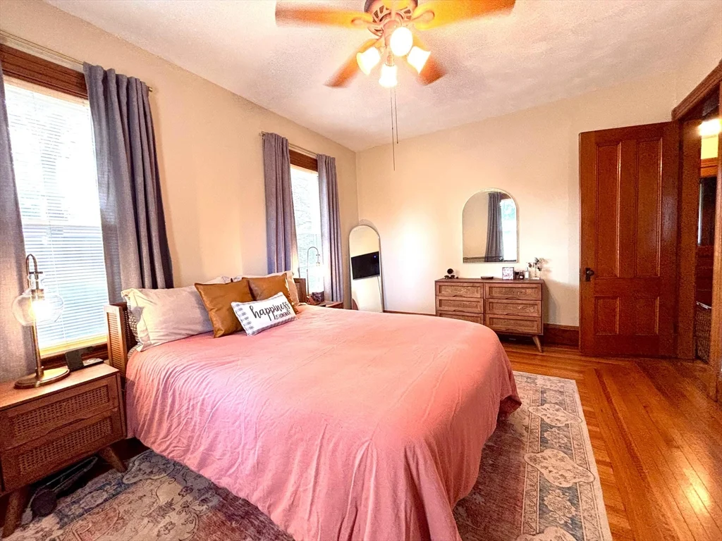 104 Saint James Ave, Holyoke