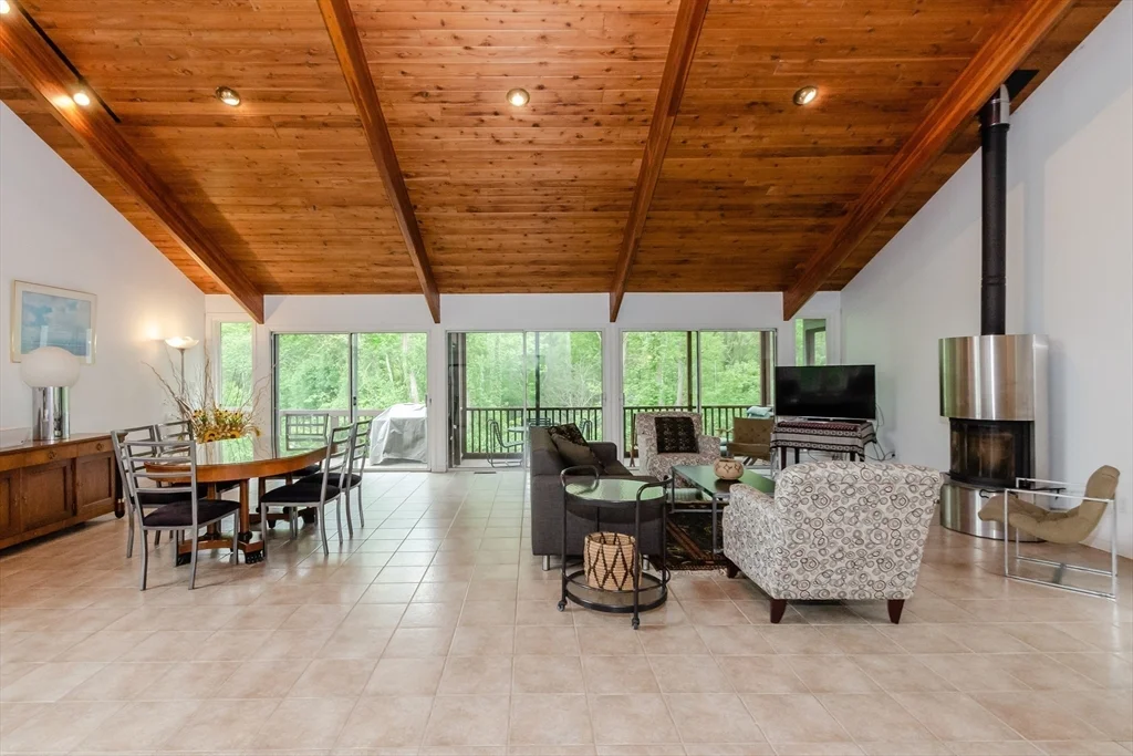 3 Nonquitt Ave, Nonquitt