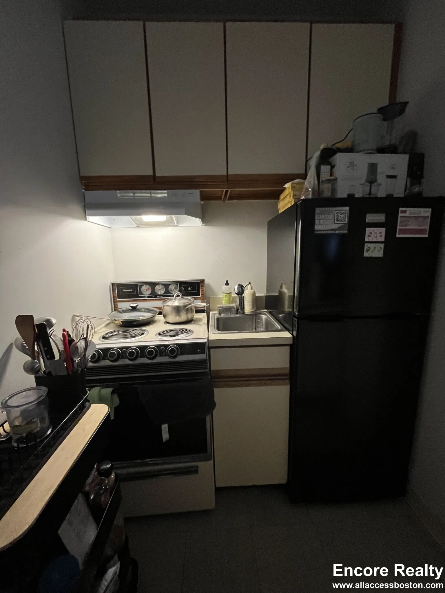 833 Beacon St, Fenway