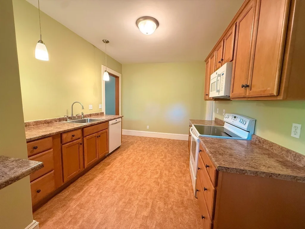 209 Bacon St, Natick