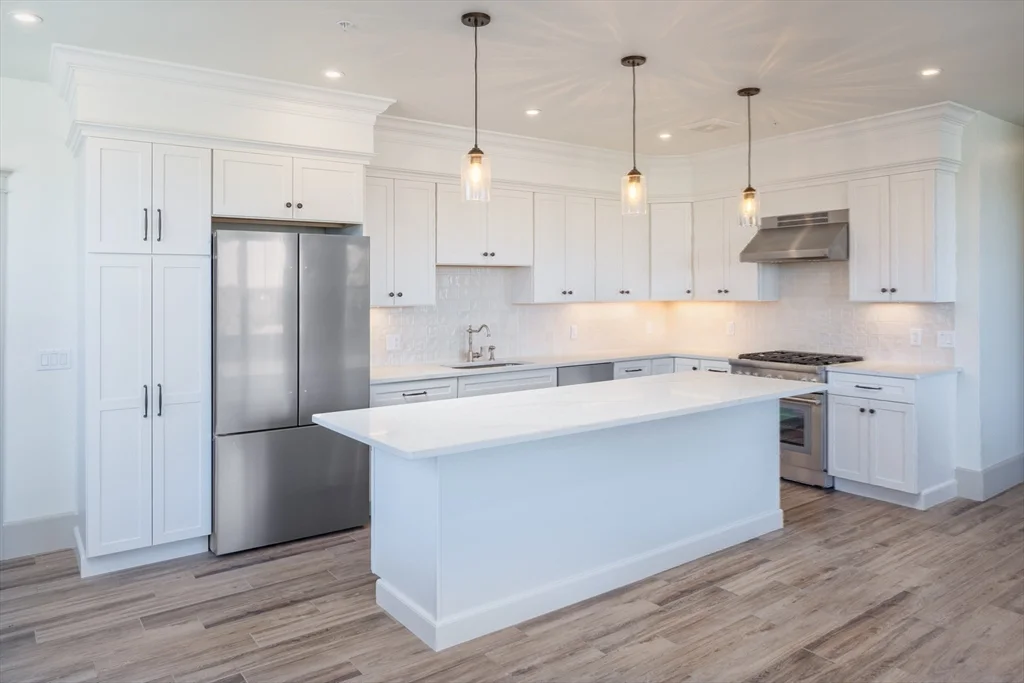 6 Market St, Newburyport