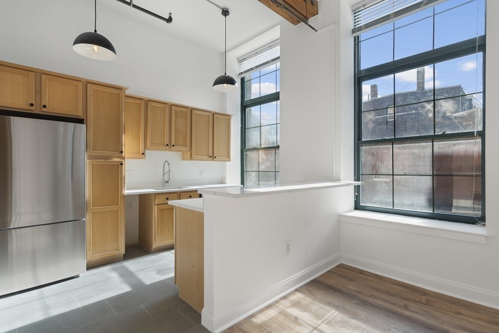 881 E 1st, South Boston