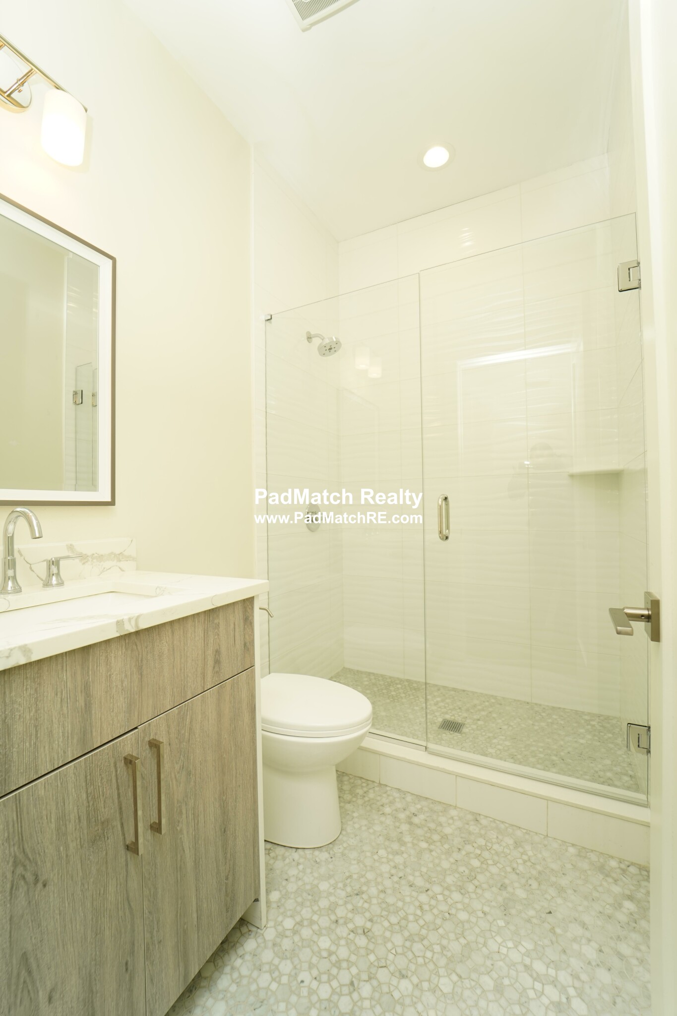 64 Chelsea St, East Boston