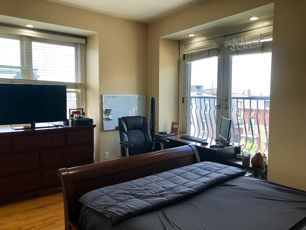 360-362 Dorchester St, South Boston