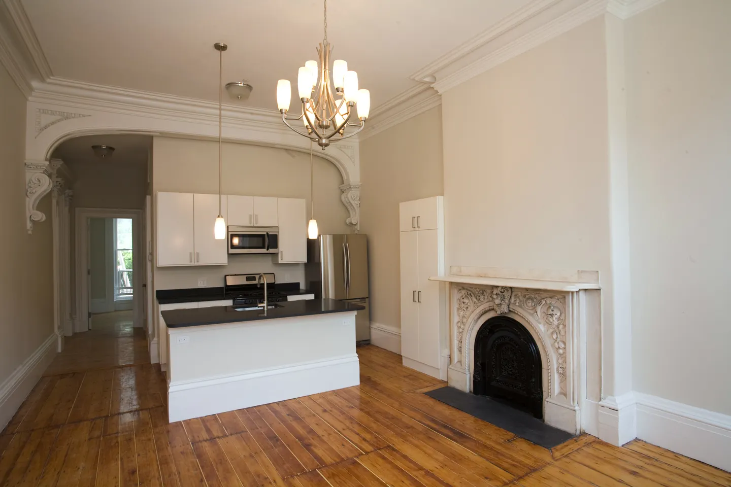 658 Massachusetts Ave, South End