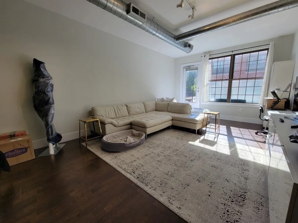 154 West 2nd St, South Boston