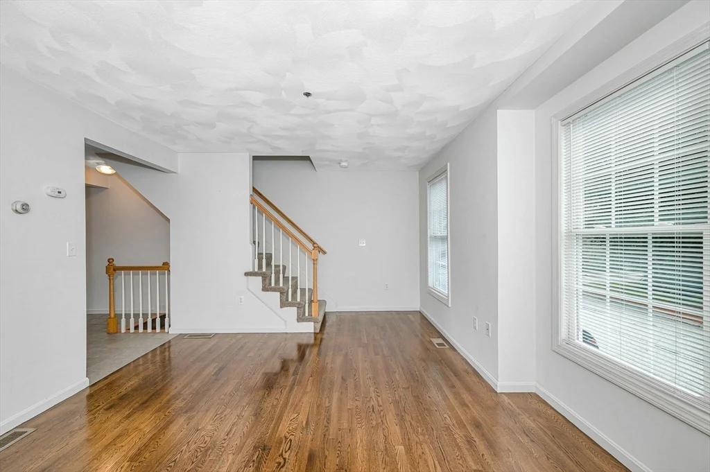 42 Rogers St, Tewksbury