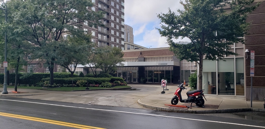 8 Museum Way, East Cambridge