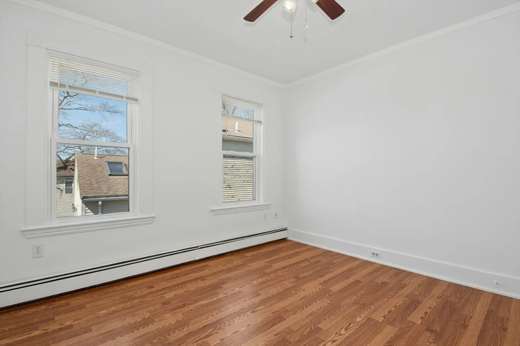 78 Grove St, Gloucester