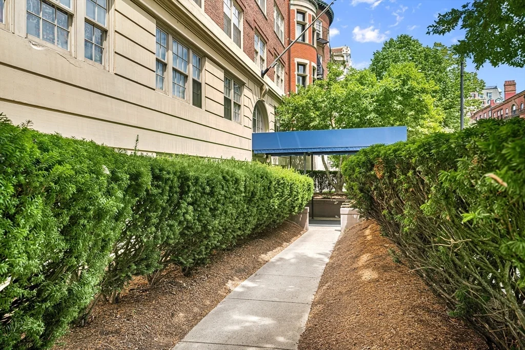 534 Beacon St, Back Bay