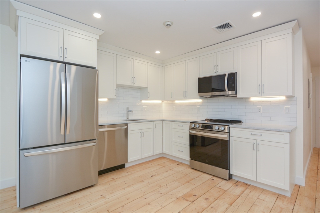 9 State St, Marblehead