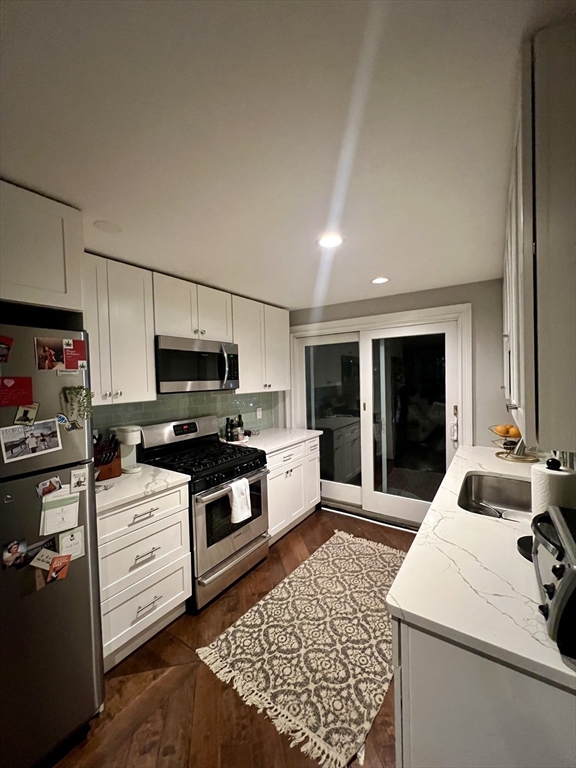 209 W 3rd St, South Boston