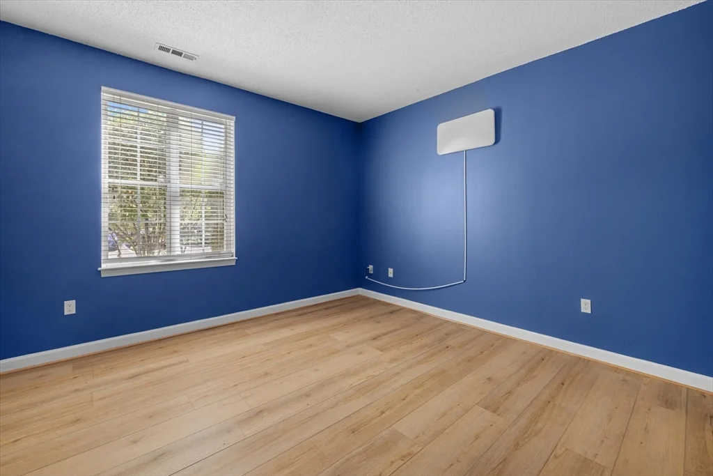 21 Hampshire Rd, Methuen