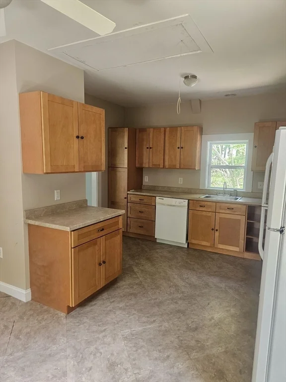 98 Main, Wenham