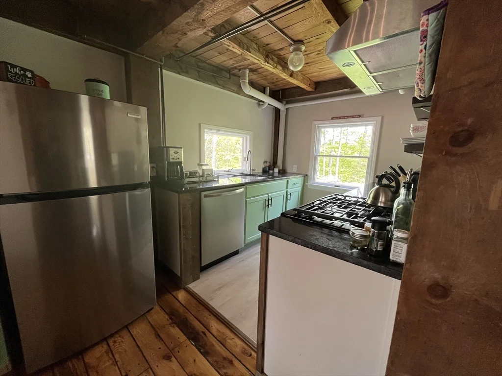 102 New Templeton Rd, Hubbardston