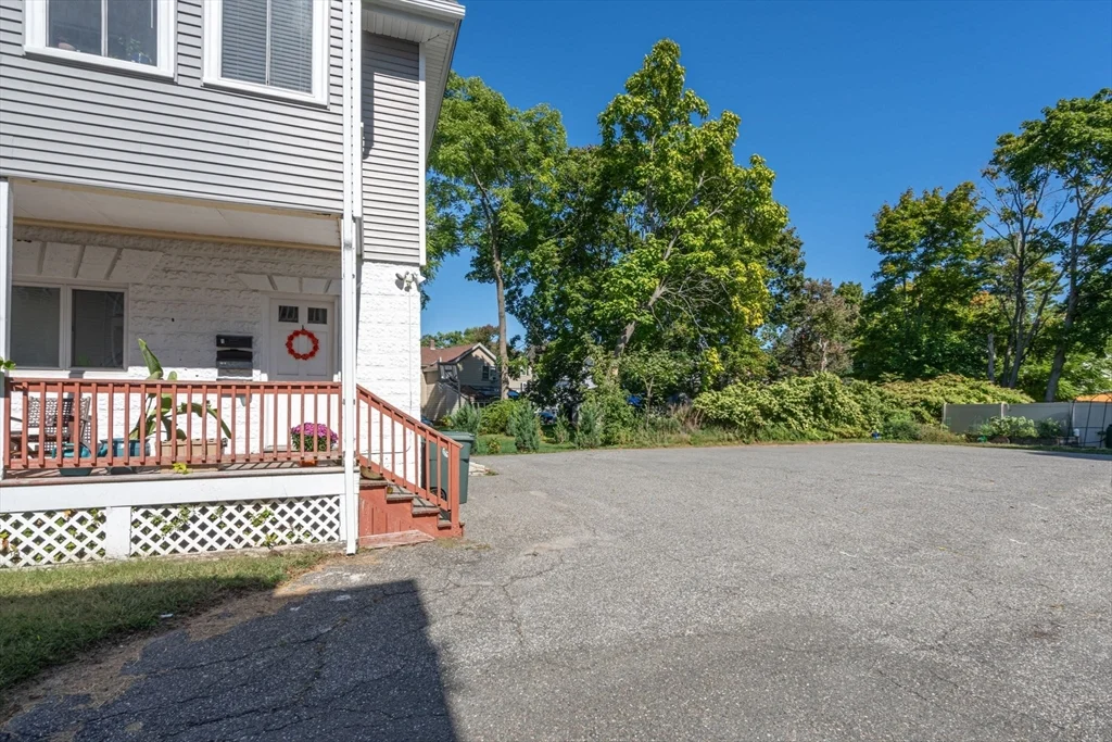 144 Waverly Rd, North Andover