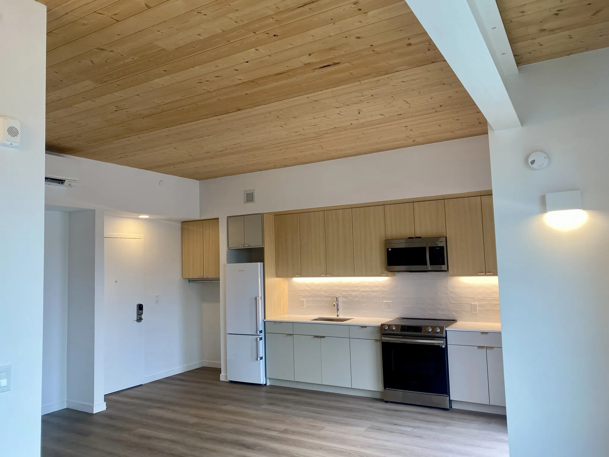 154 Broadway, East Somerville