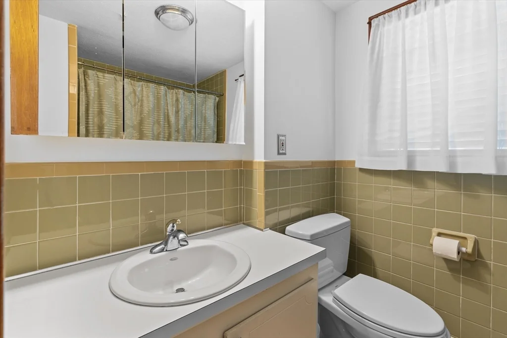 182 Safford St, Quincy