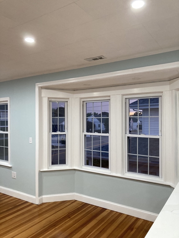 64 Samoset Ave, Hull