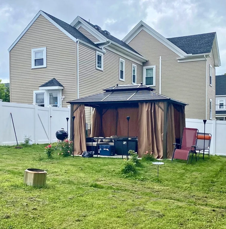 30 Maple Ave, North Andover