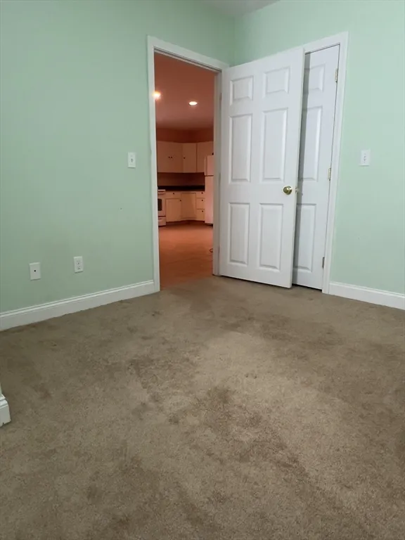 9 Russell Holmes Way, Carver