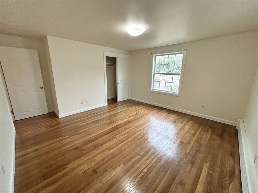 75 Marlboro Rd, Southborough