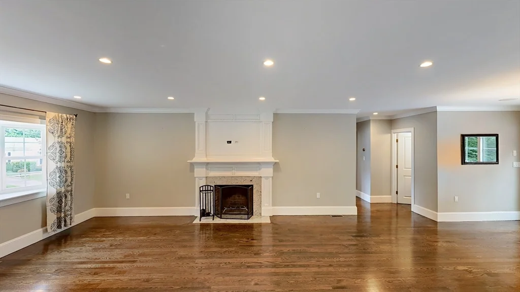 78 Nahanton Ave, Blue Hills