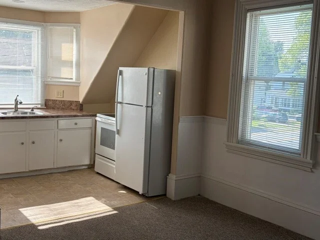 325 Adams St, Abington