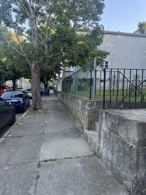 148 Maxfield St, North