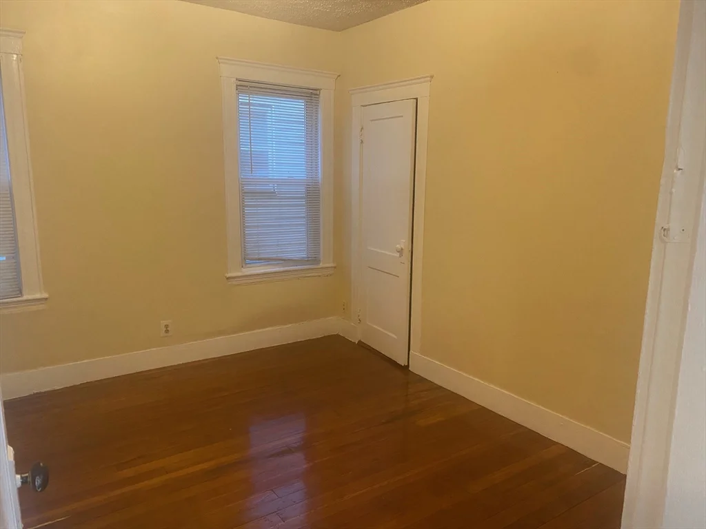 242 Hyde Park Ave, Jamaica Plain