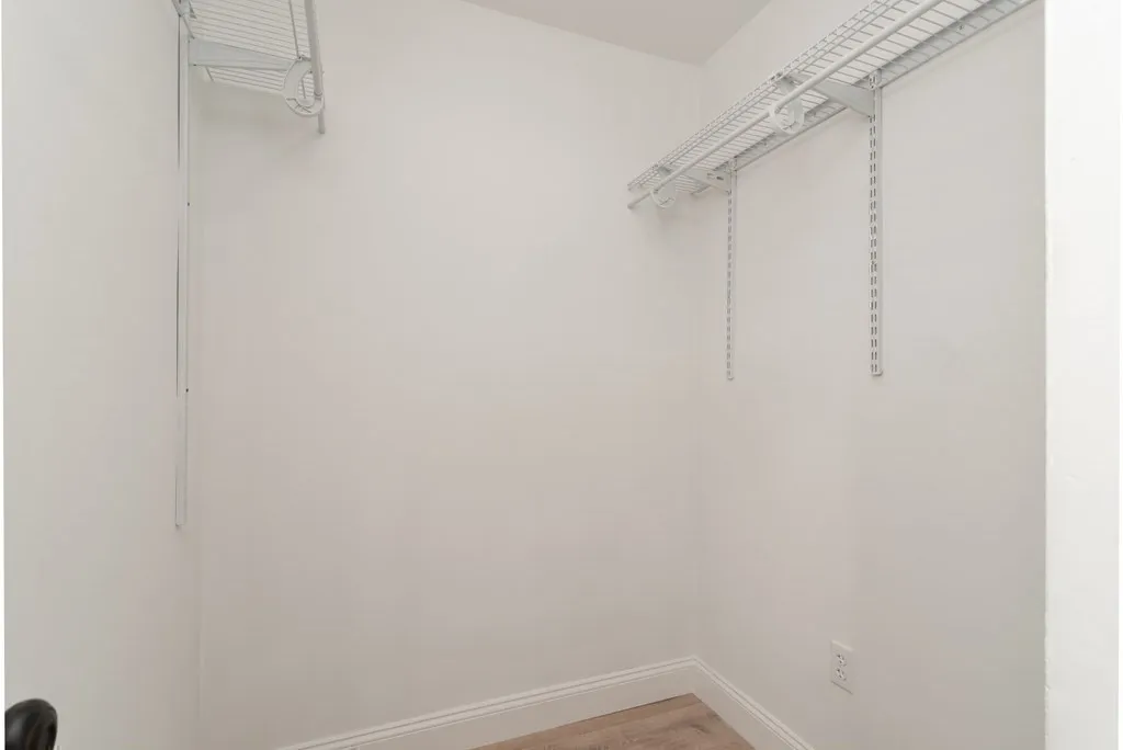 65 Glen Rd, Brookline Village