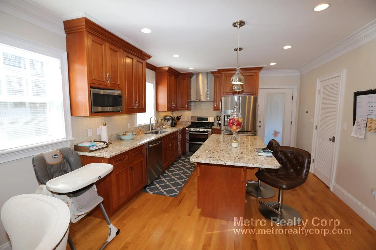 7 Acron Rd, Brookline Village