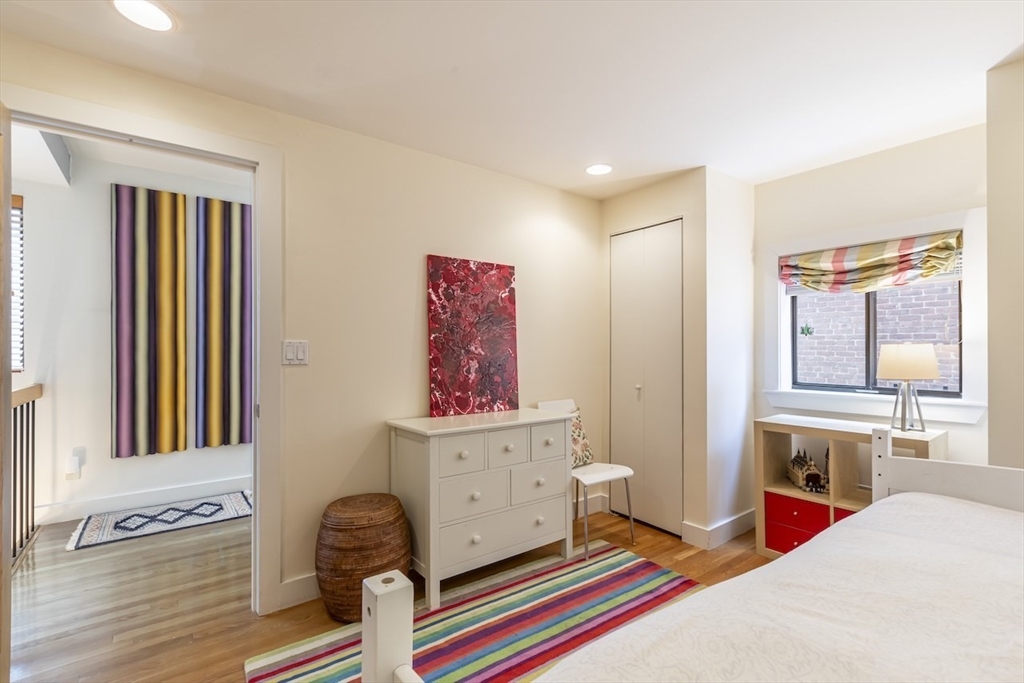 54 Trowbridge, Mid-Cambridge