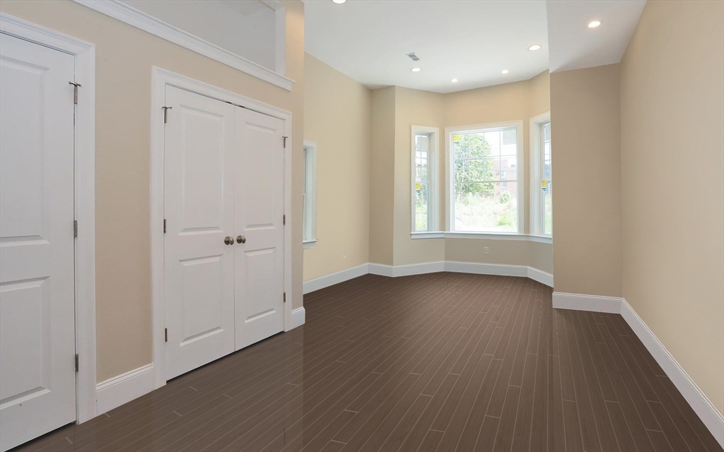 47 Alpine St, Roxbury