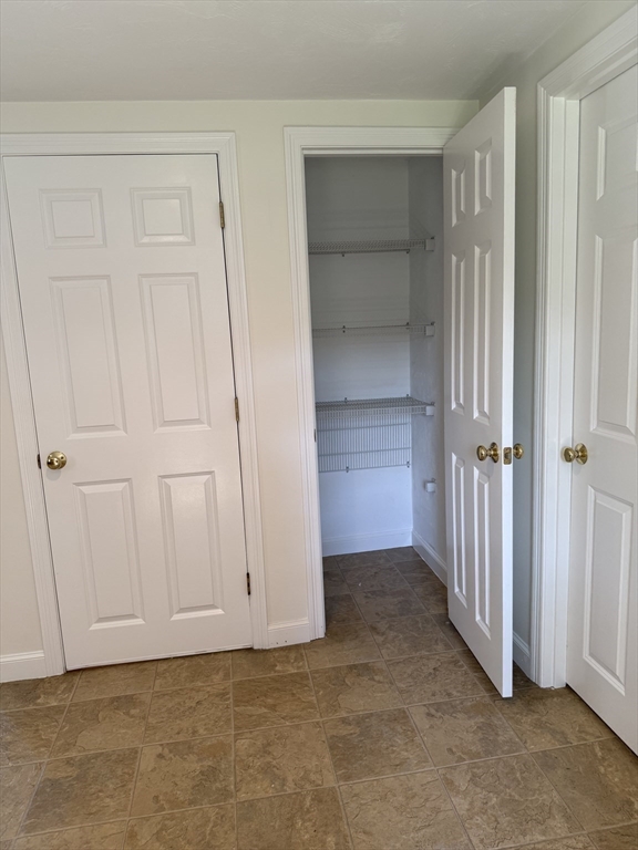 146 Hayden Rowe, Hopkinton