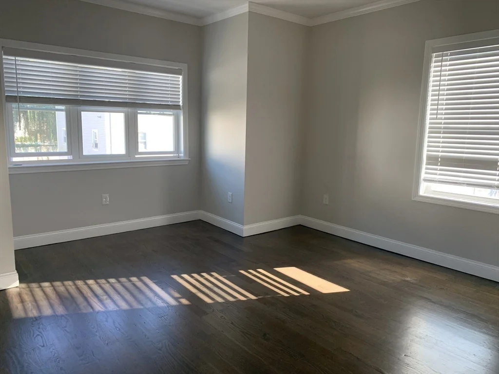 20 Meadow St, Fall River