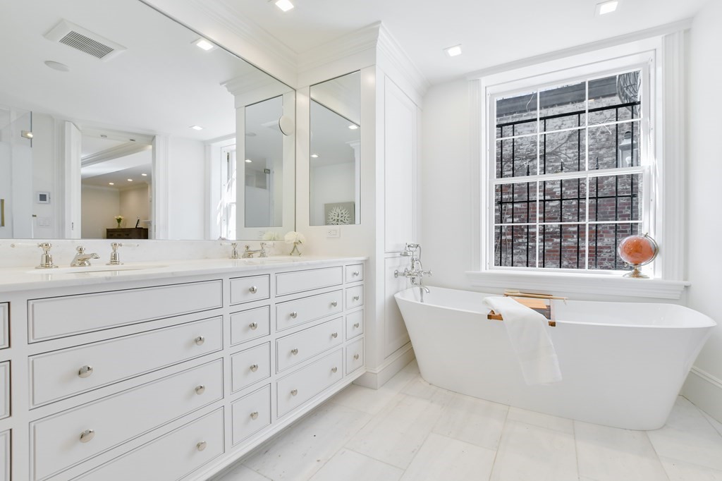 20 Chestnut St, Beacon Hill