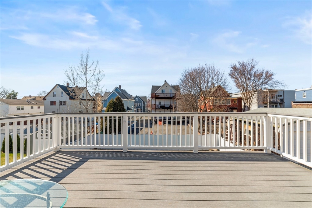 90 Florence St, Everett