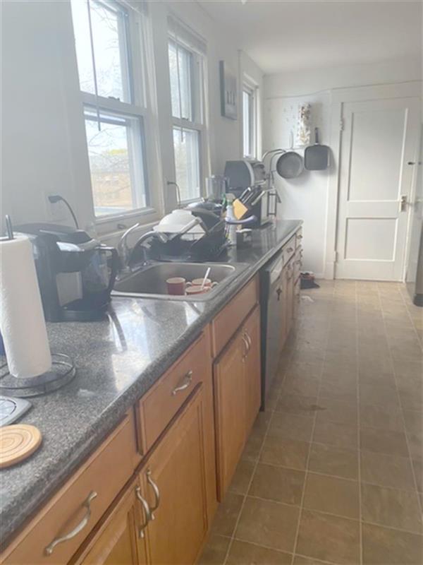 76 Hooker Ave, West Somerville