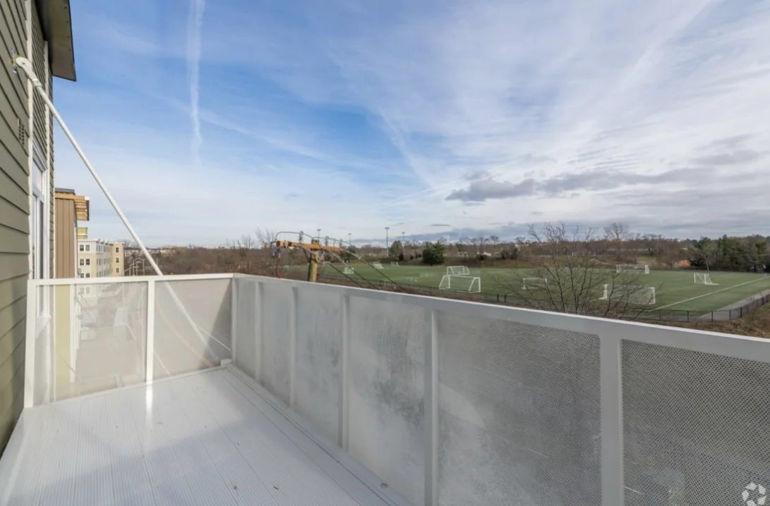 77 New St, Neighborhood Nine