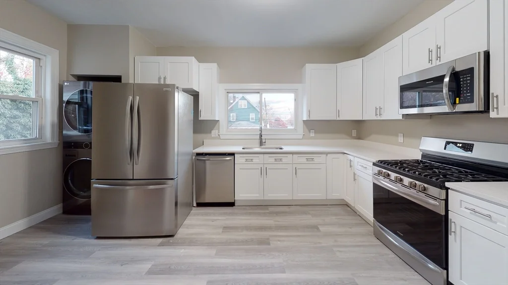 1011 Washington, Newtonville