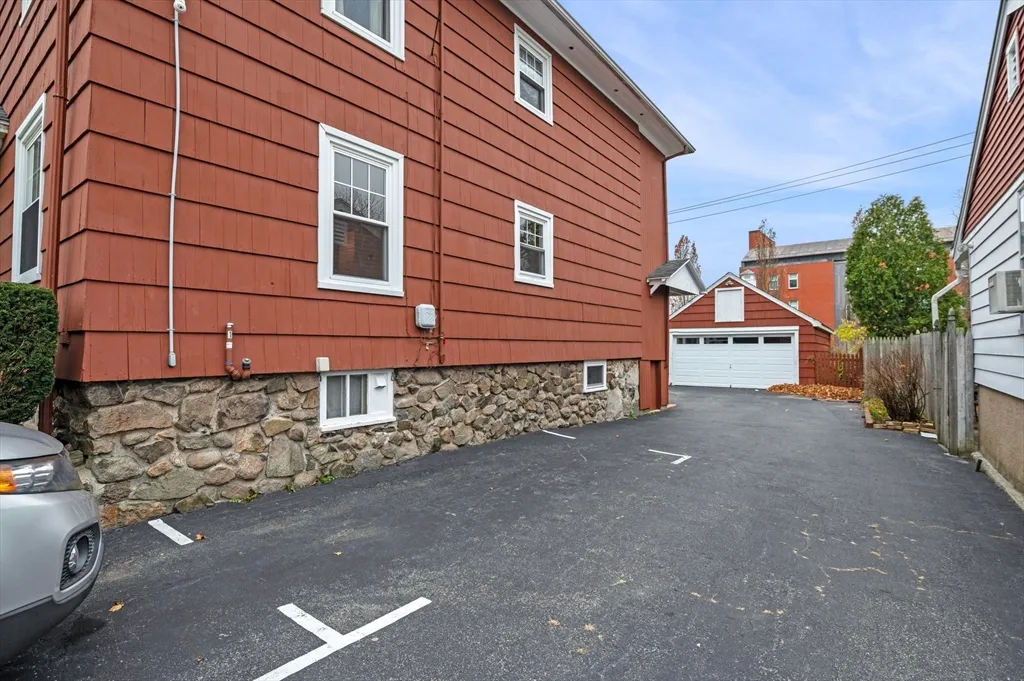 38 Raymond Rd, Salem