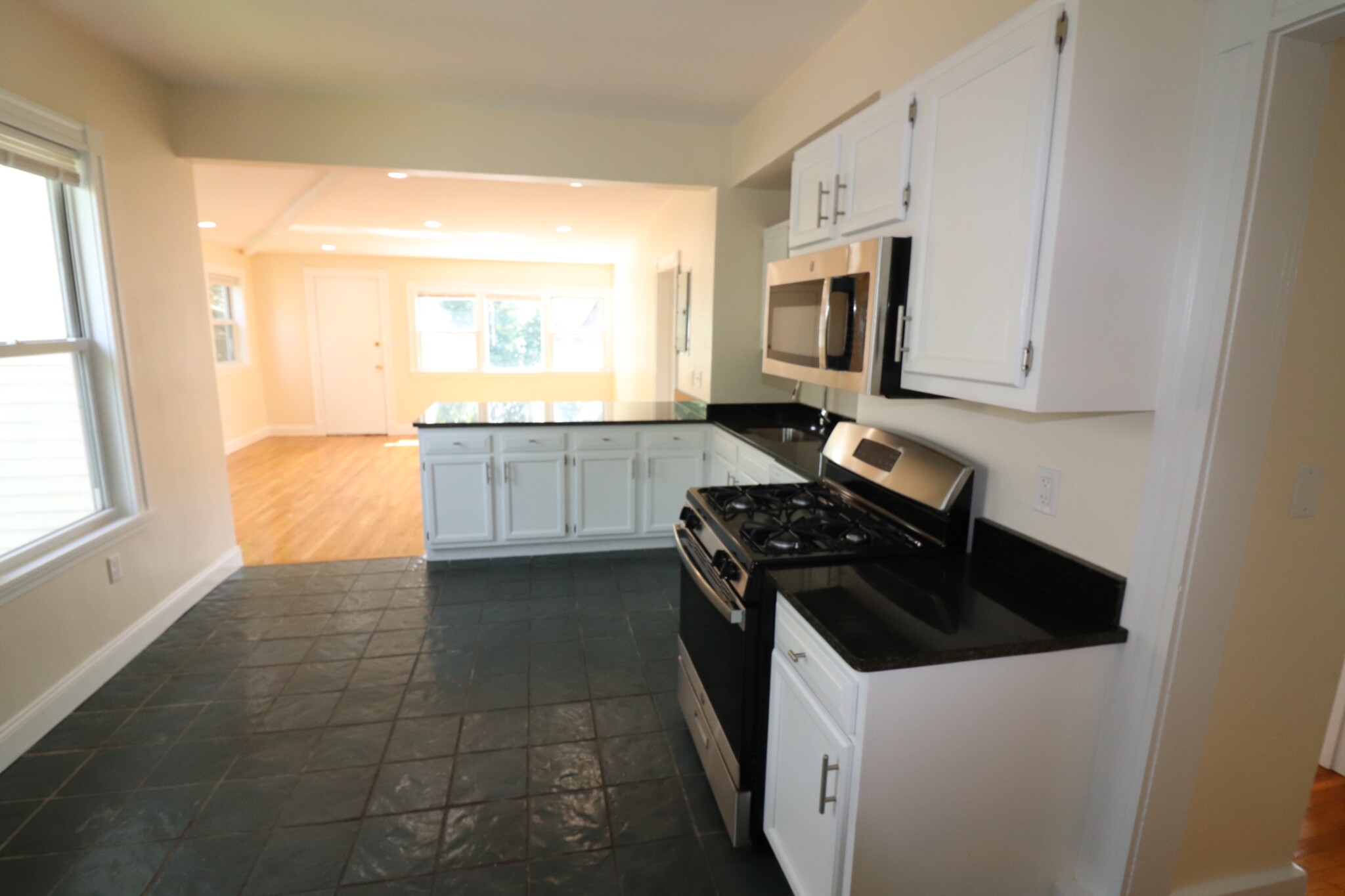 2572 Massachusetts Ave, North Cambridge