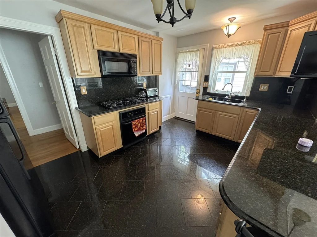 181 Bonad Rd, Chestnut Hill