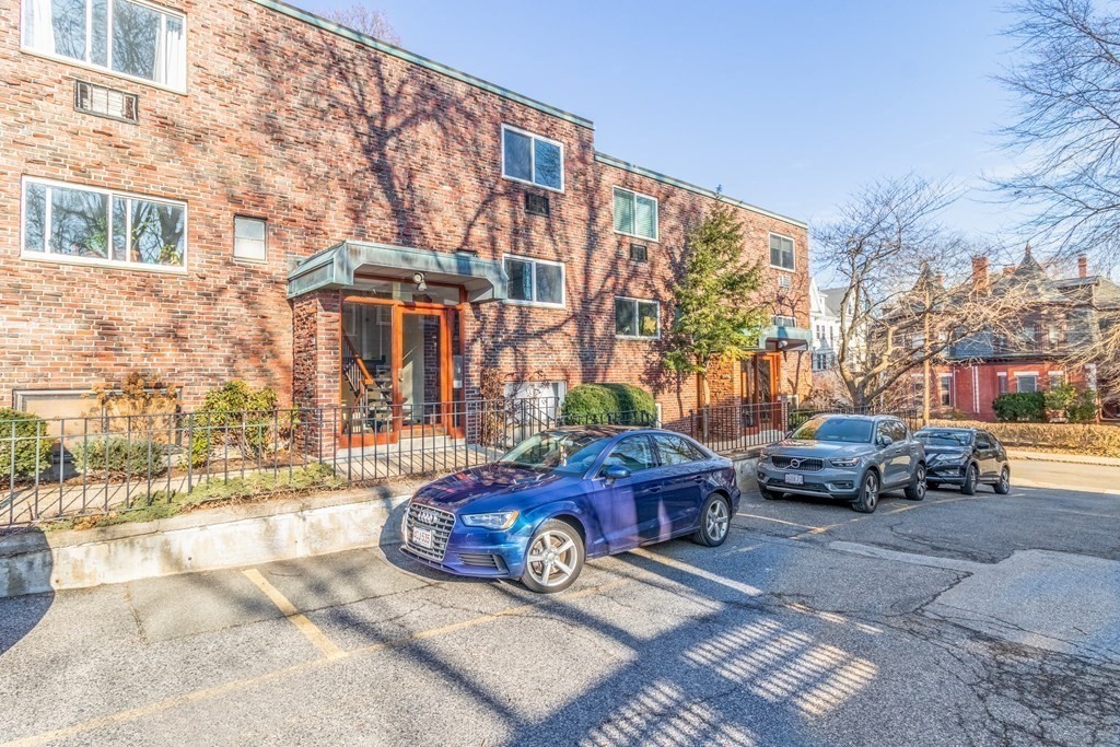 59 St Paul St, Brookline