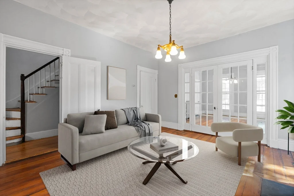 101 Mount Pleasant Ave, Roxbury